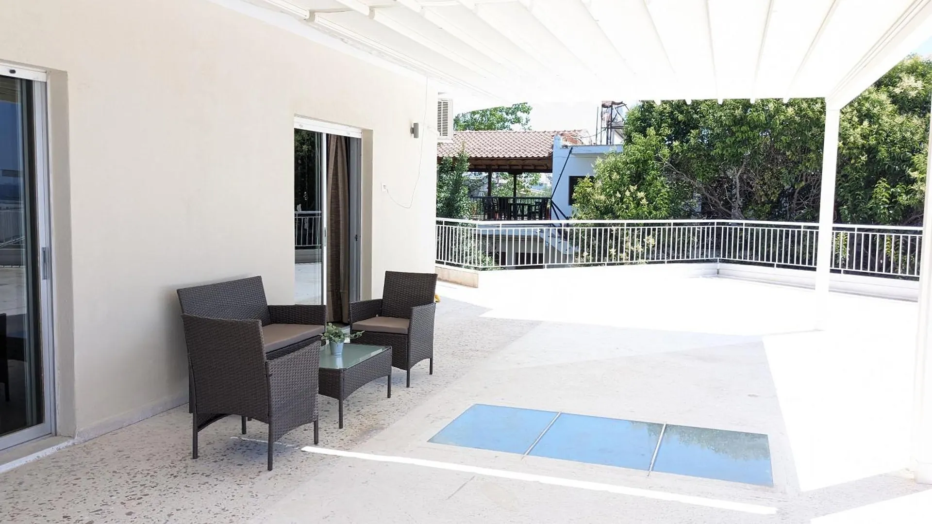 Beachfront Apartment Nea Moudania