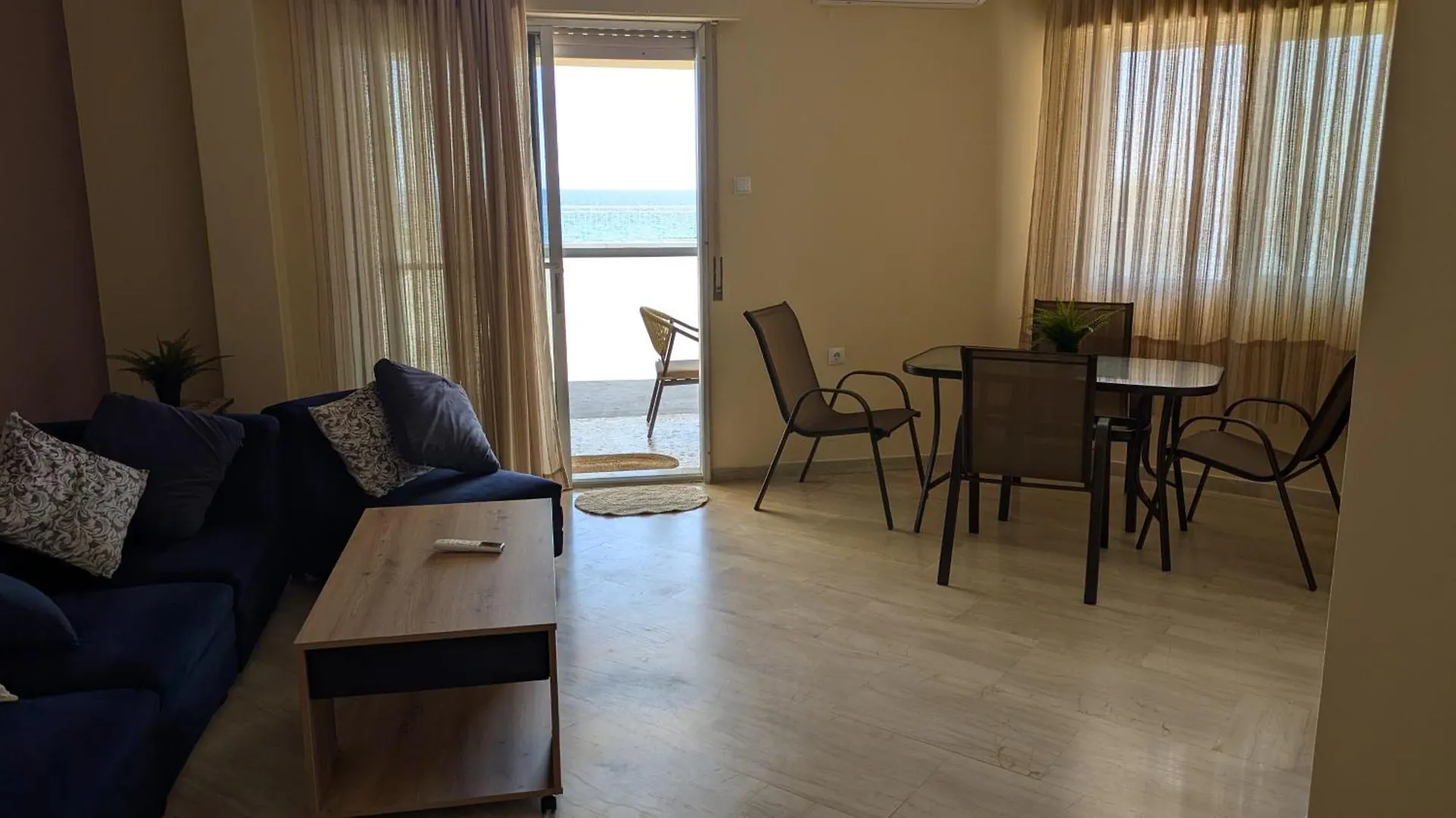 Beachfront Apartment Nea Moudania Griechenland
