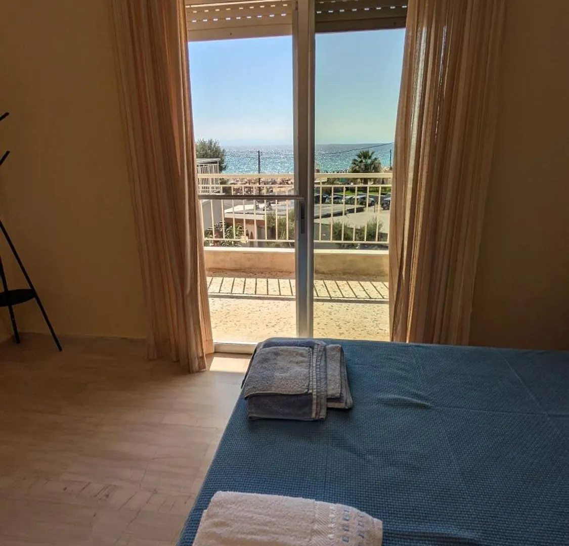 Beachfront Apartment Nea Moudania